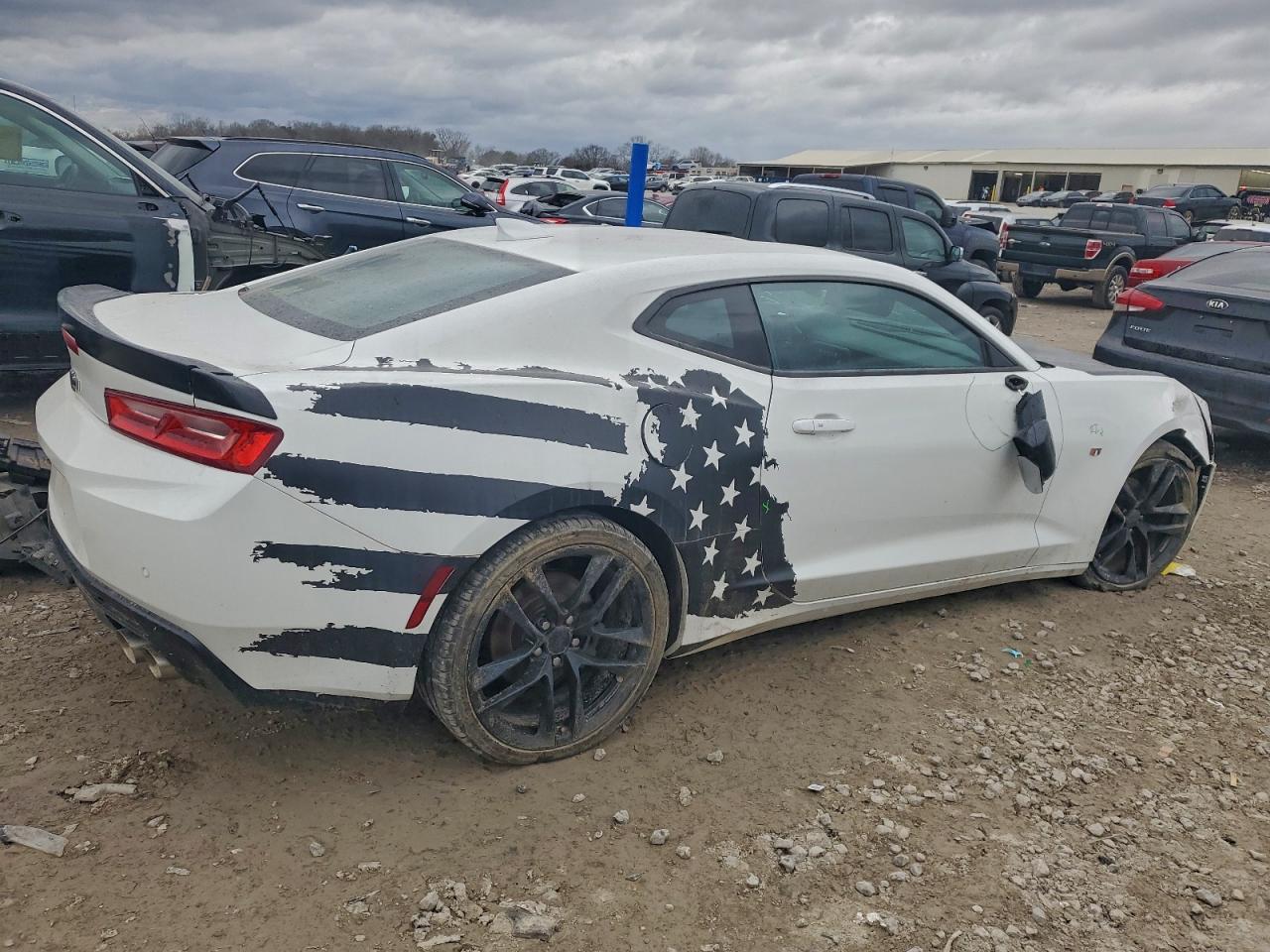 2017 CHEVROLET CAMARO LT photo 3