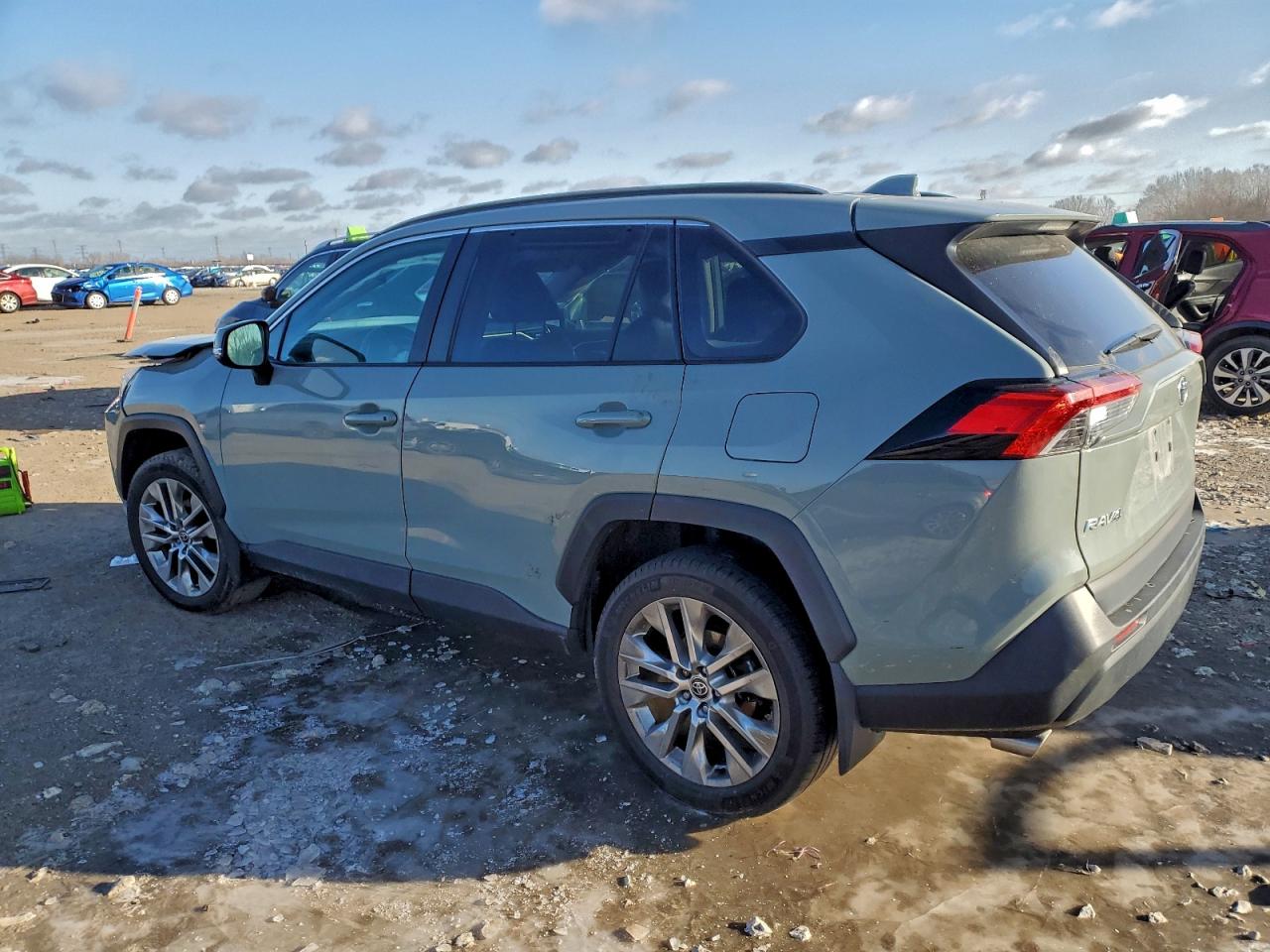 2021 TOYOTA RAV4 XLE PREMIUM photo 2