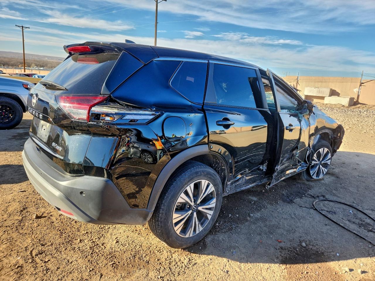 2023 NISSAN ROGUE SV photo 3
