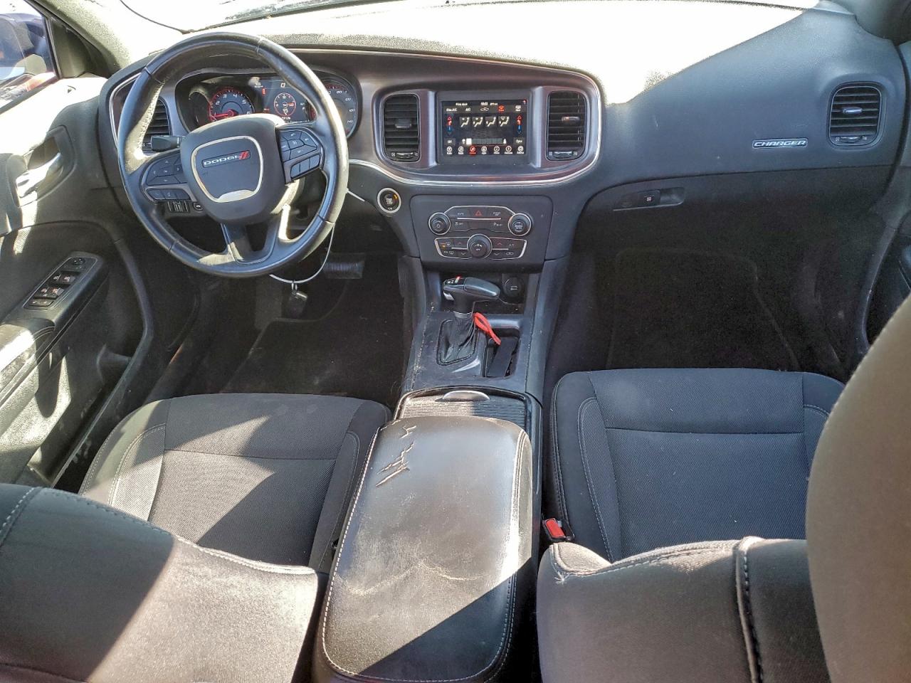 2018 DODGE CHARGER SXT photo 8