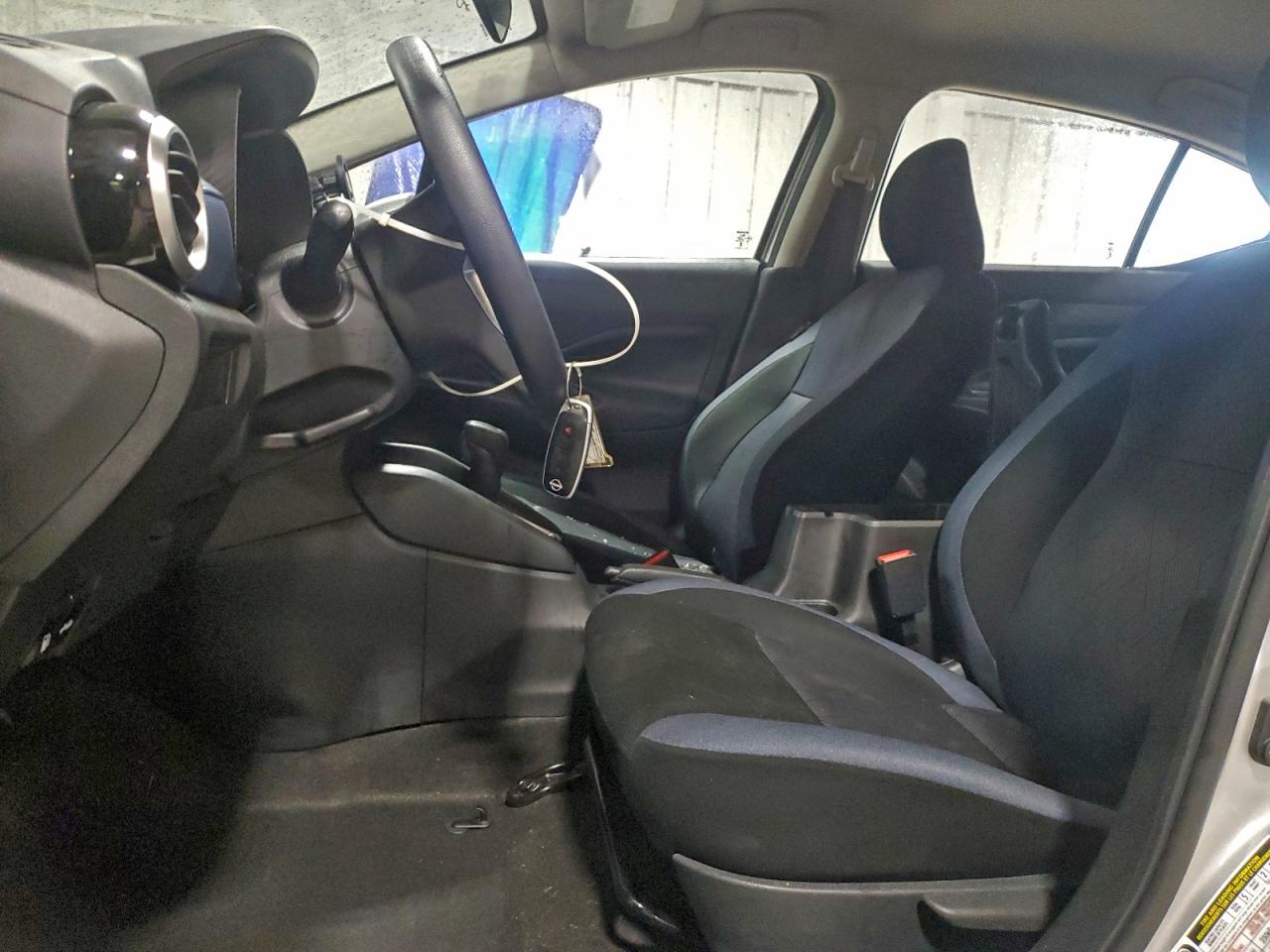 2025 NISSAN VERSA SV photo 7