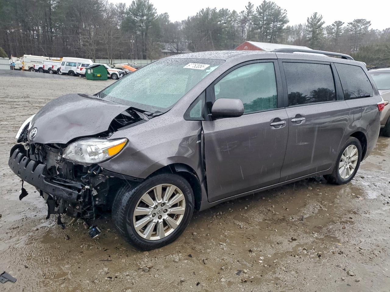 2017 TOYOTA SIENNA