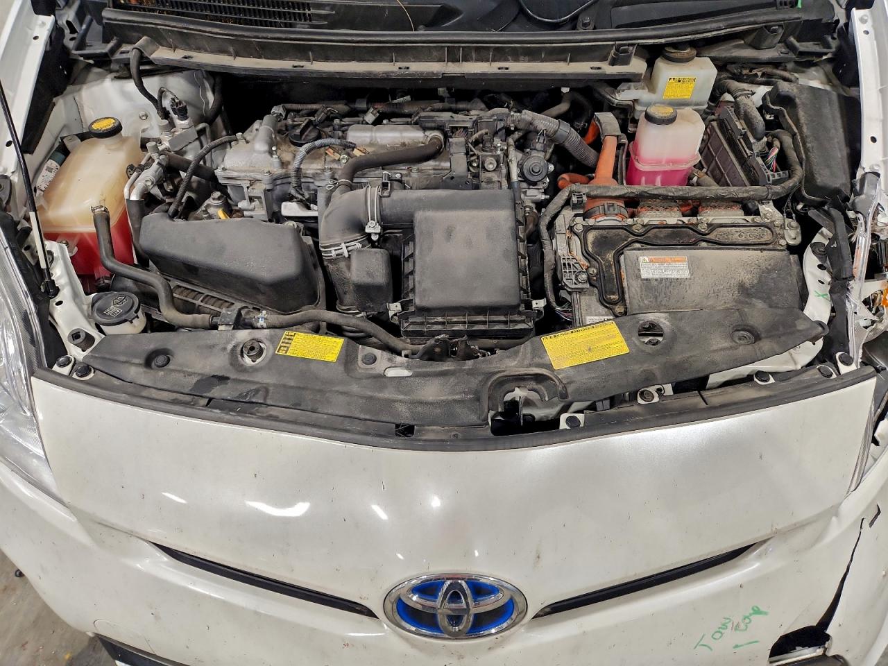 2014 TOYOTA PRIUS photo 11