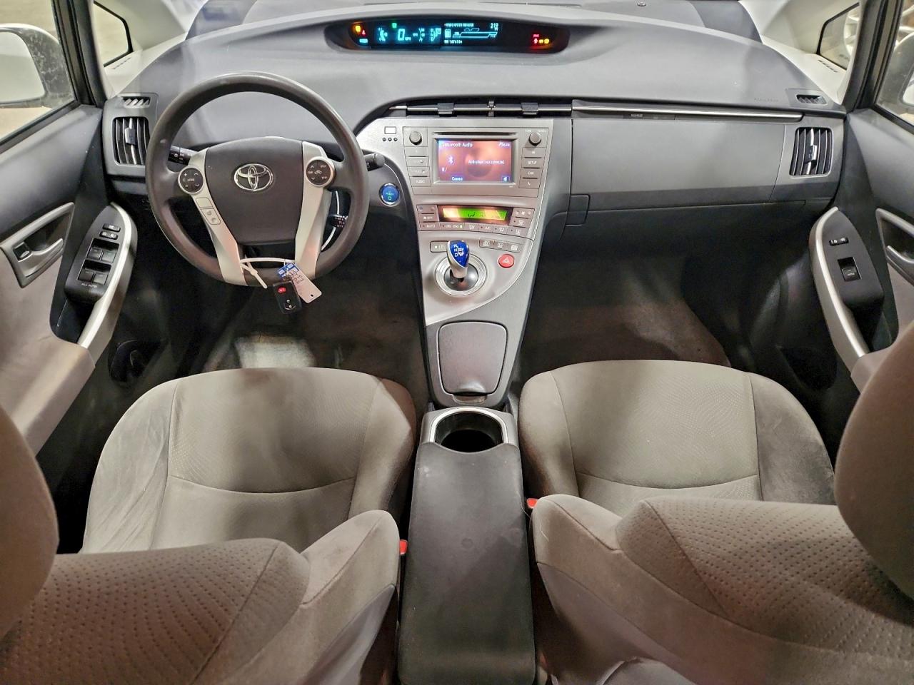 2014 TOYOTA PRIUS photo 8