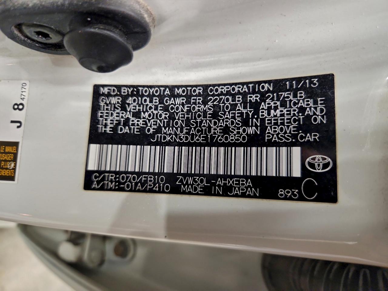 2014 TOYOTA PRIUS photo 12