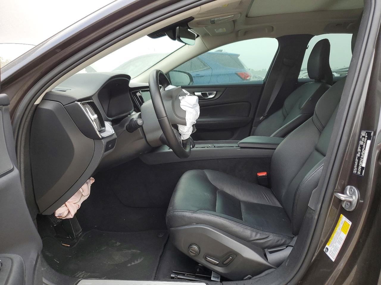 2024 VOLVO S60 CORE photo 7