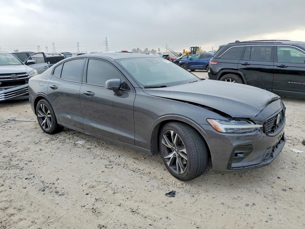 2024 VOLVO S60 CORE photo 4