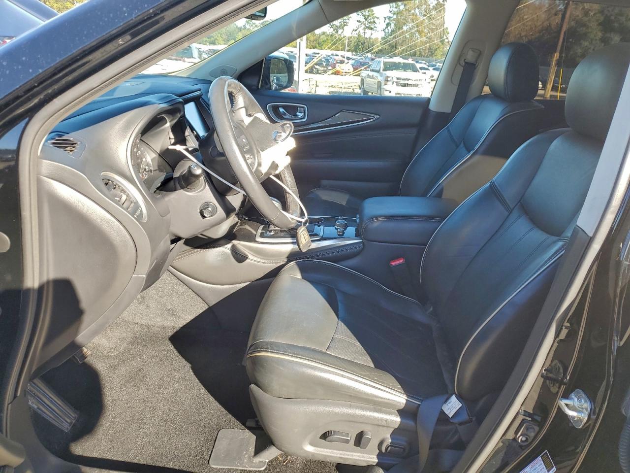 2020 INFINITI QX60 LUXE photo 7