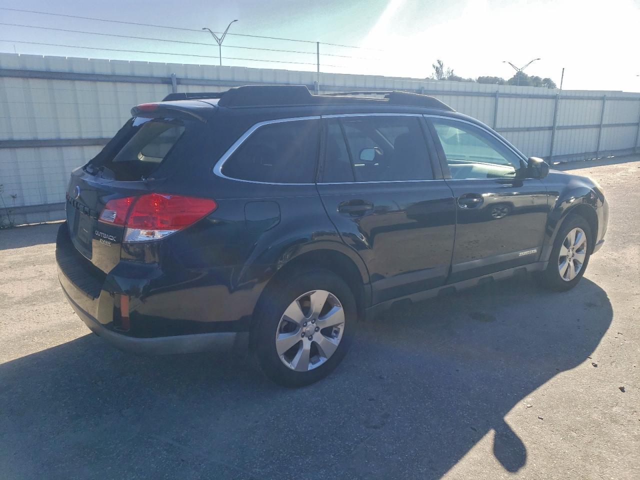 2010 SUBARU OUTBACK 2.5I LIMITED photo 5