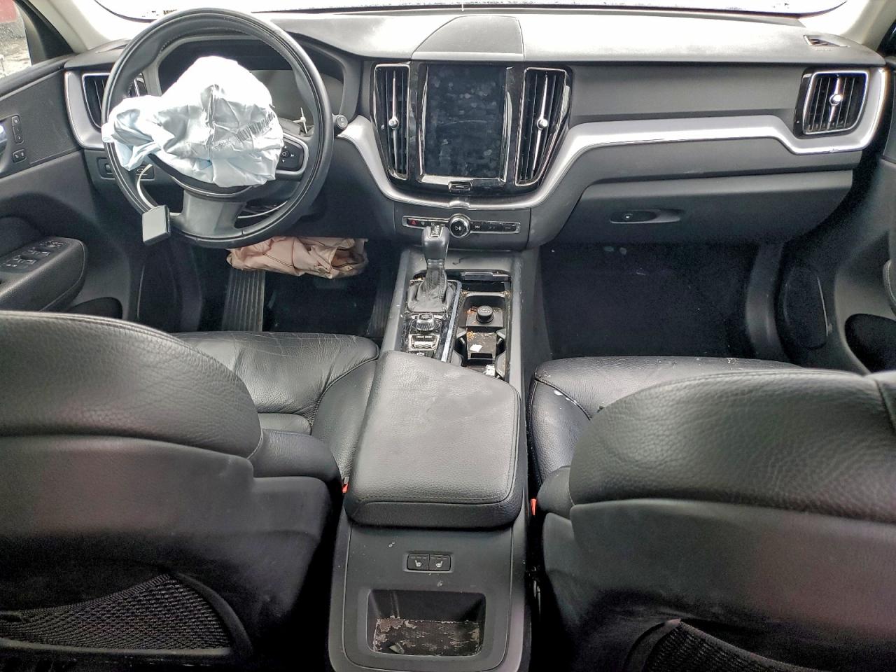 2020 VOLVO XC60 T6 MOMENTUM photo 15