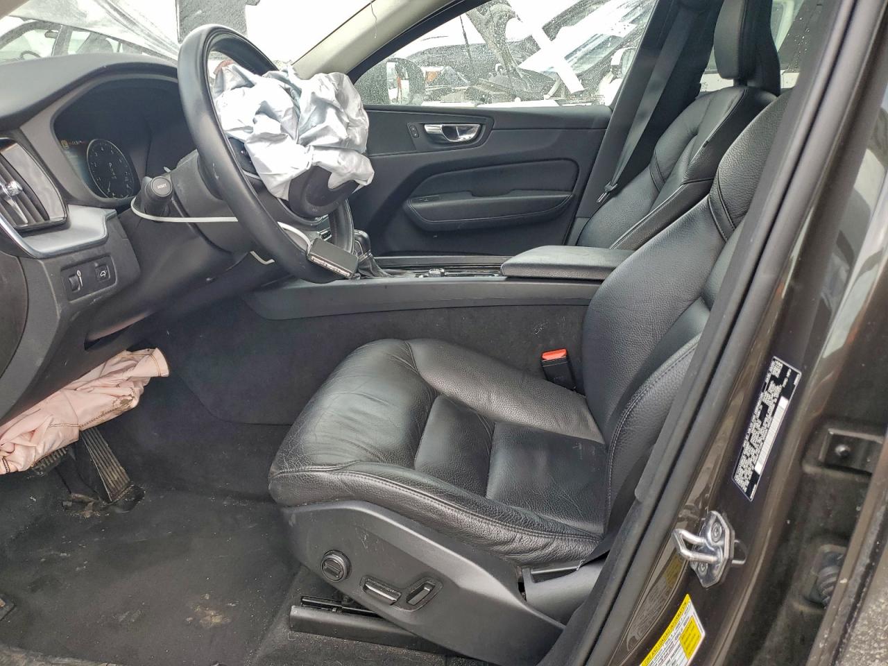 2020 VOLVO XC60 T6 MOMENTUM photo 13