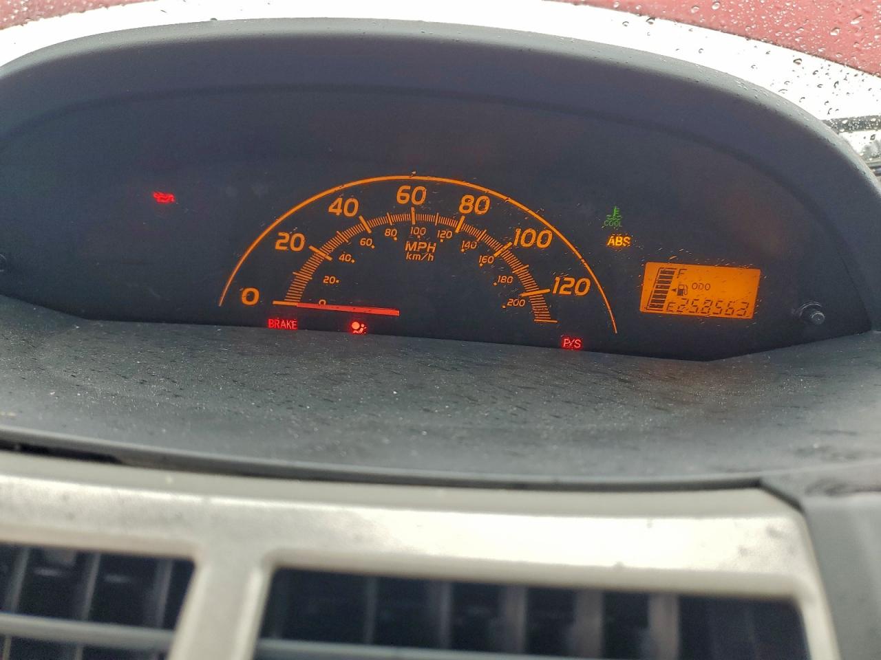 2009 TOYOTA YARIS photo 33