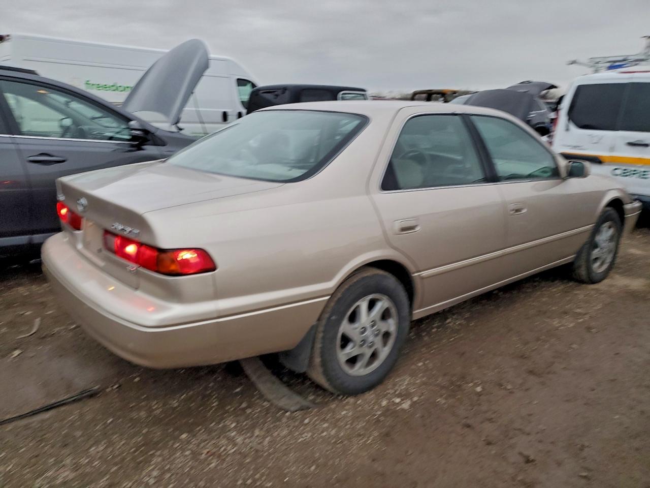 1999 TOYOTA CAMRY LE photo 5