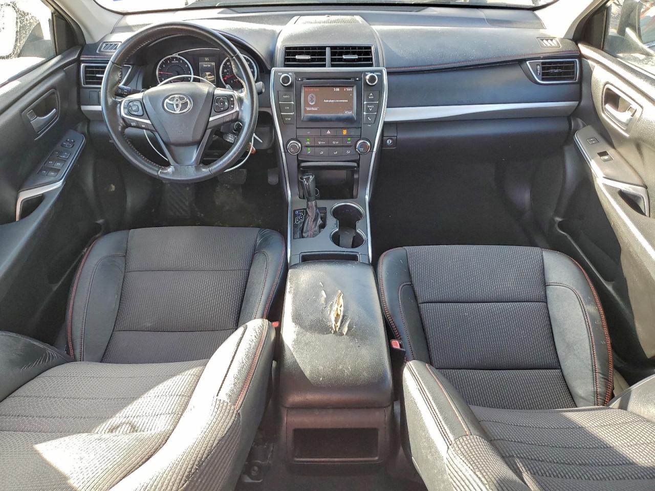 2016 TOYOTA CAMRY LE photo 15