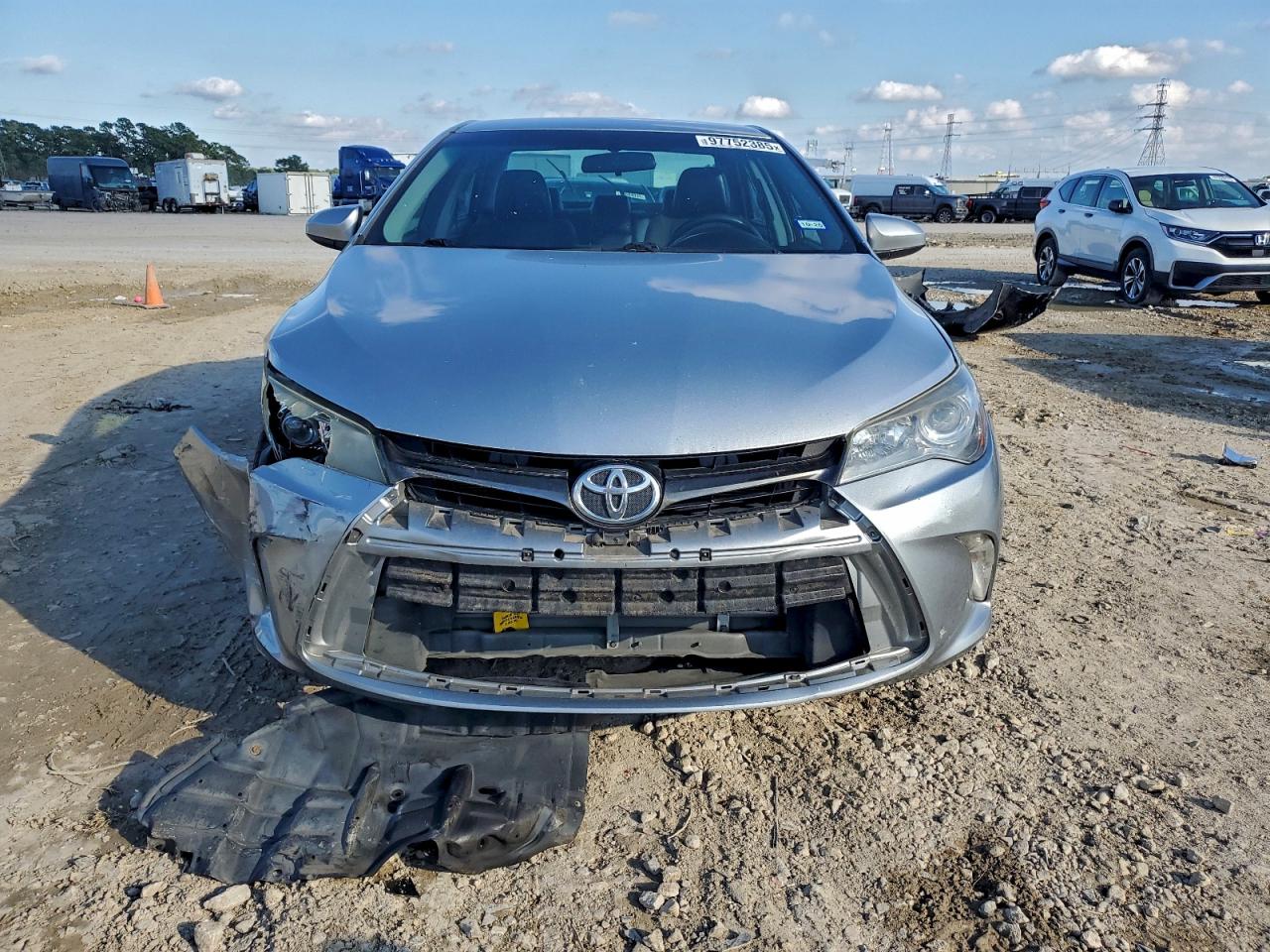 2016 TOYOTA CAMRY LE photo 9
