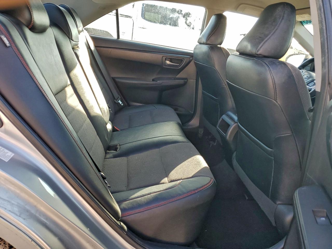 2016 TOYOTA CAMRY LE photo 19