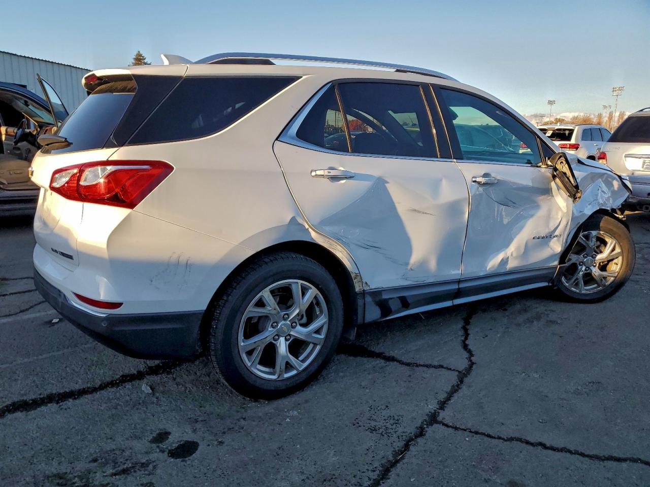 2018 CHEVROLET EQUINOX PREMIER photo 3