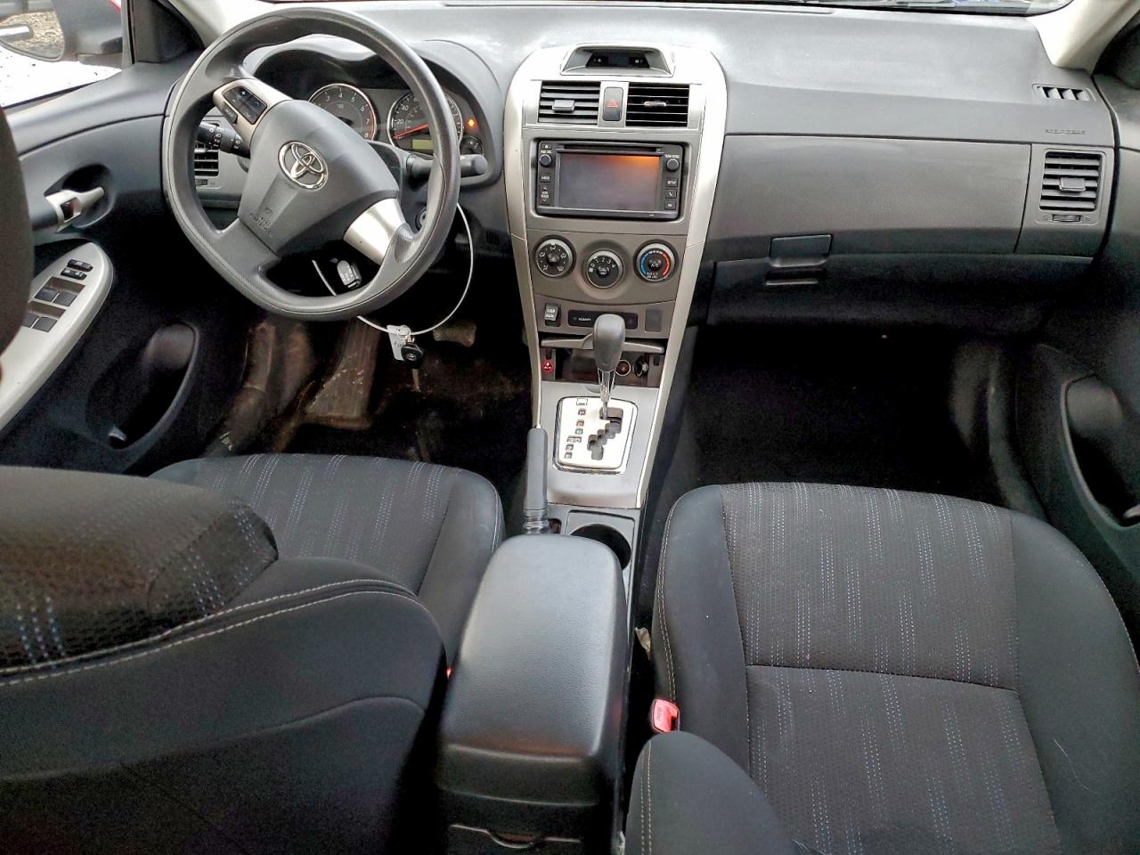 2013 TOYOTA COROLLA BASE photo 8