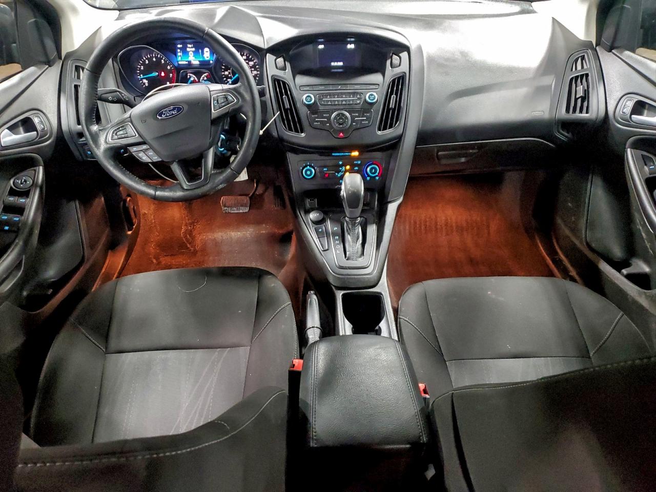 2018 FORD FOCUS SE photo 15