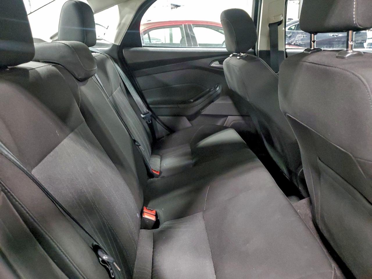 2018 FORD FOCUS SE photo 19