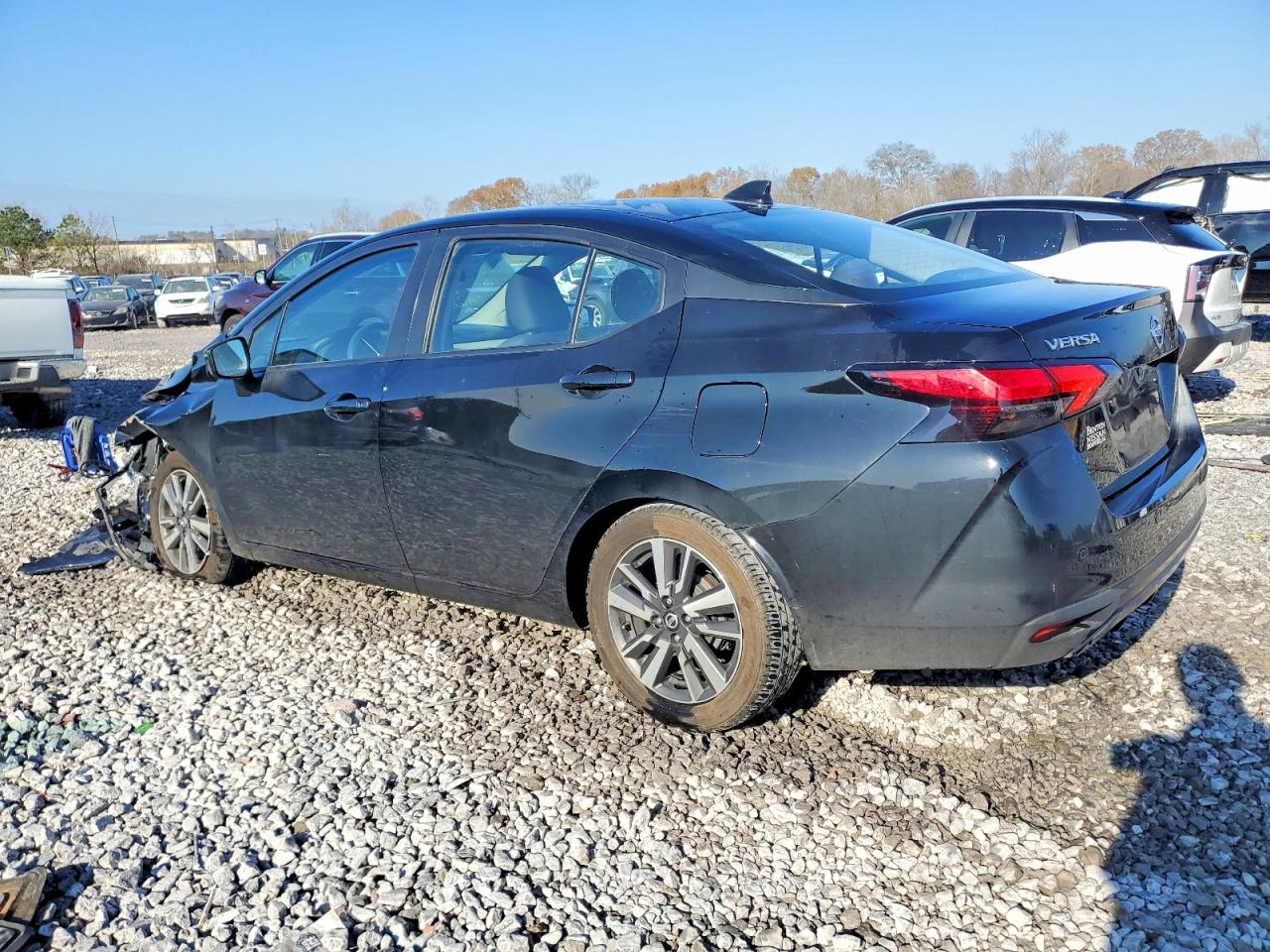 2021 NISSAN VERSA SV photo 3