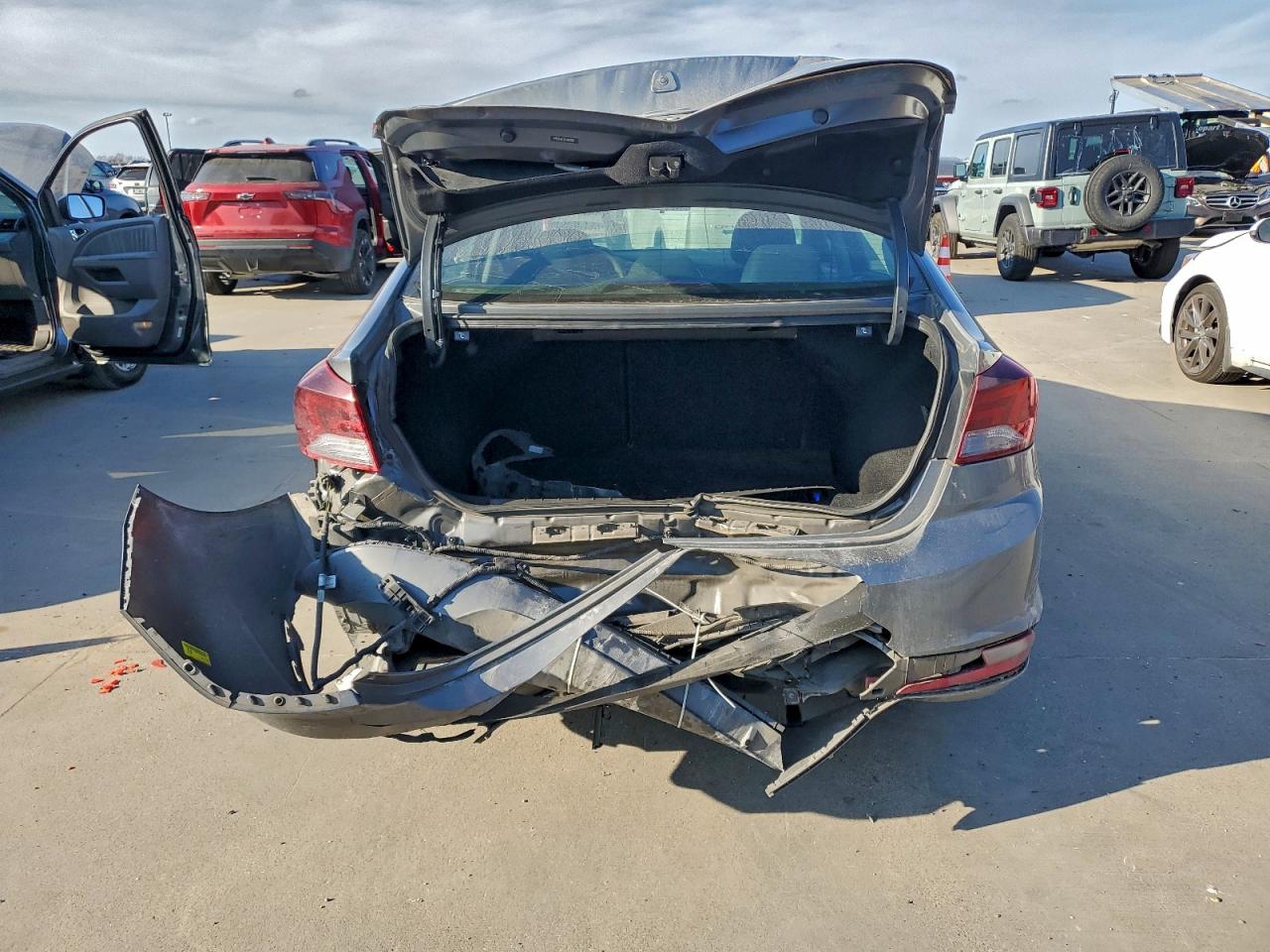 2019 HYUNDAI ELANTRA SEL photo 6