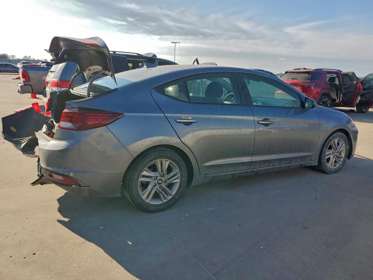 2019 HYUNDAI ELANTRA SEL photo 3