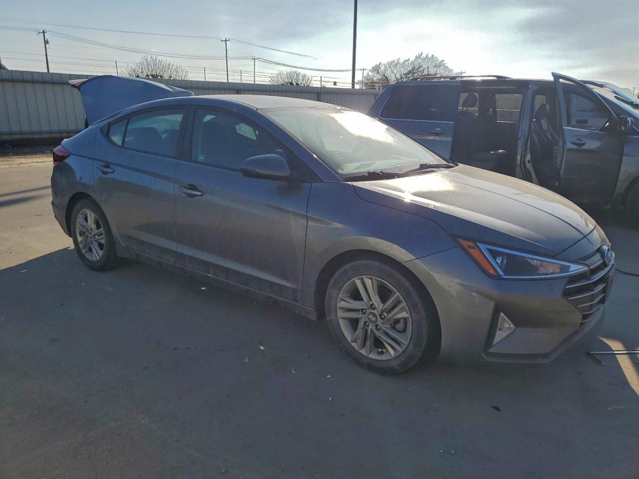 2019 HYUNDAI ELANTRA SEL photo 4