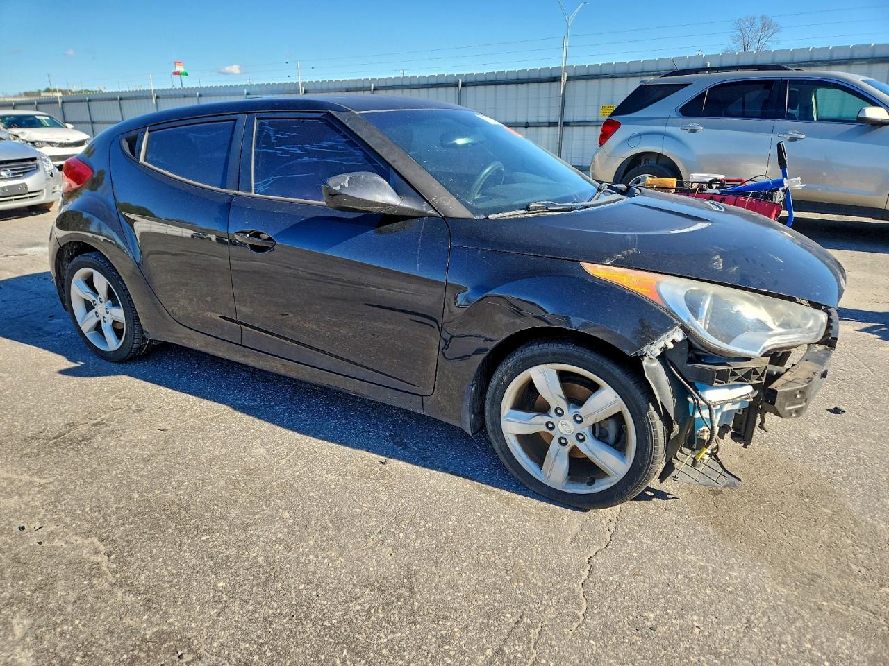 2013 HYUNDAI VELOSTER photo 4
