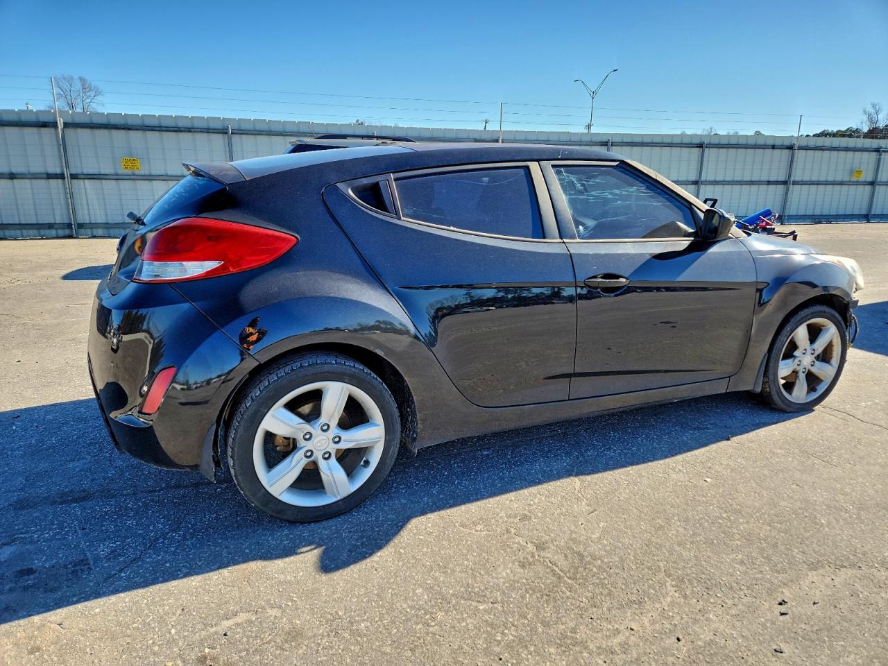2013 HYUNDAI VELOSTER photo 3