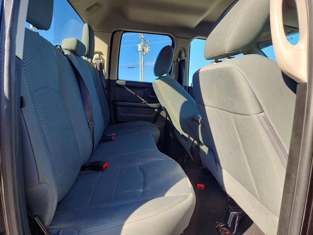 2017 RAM 1500 ST photo 19