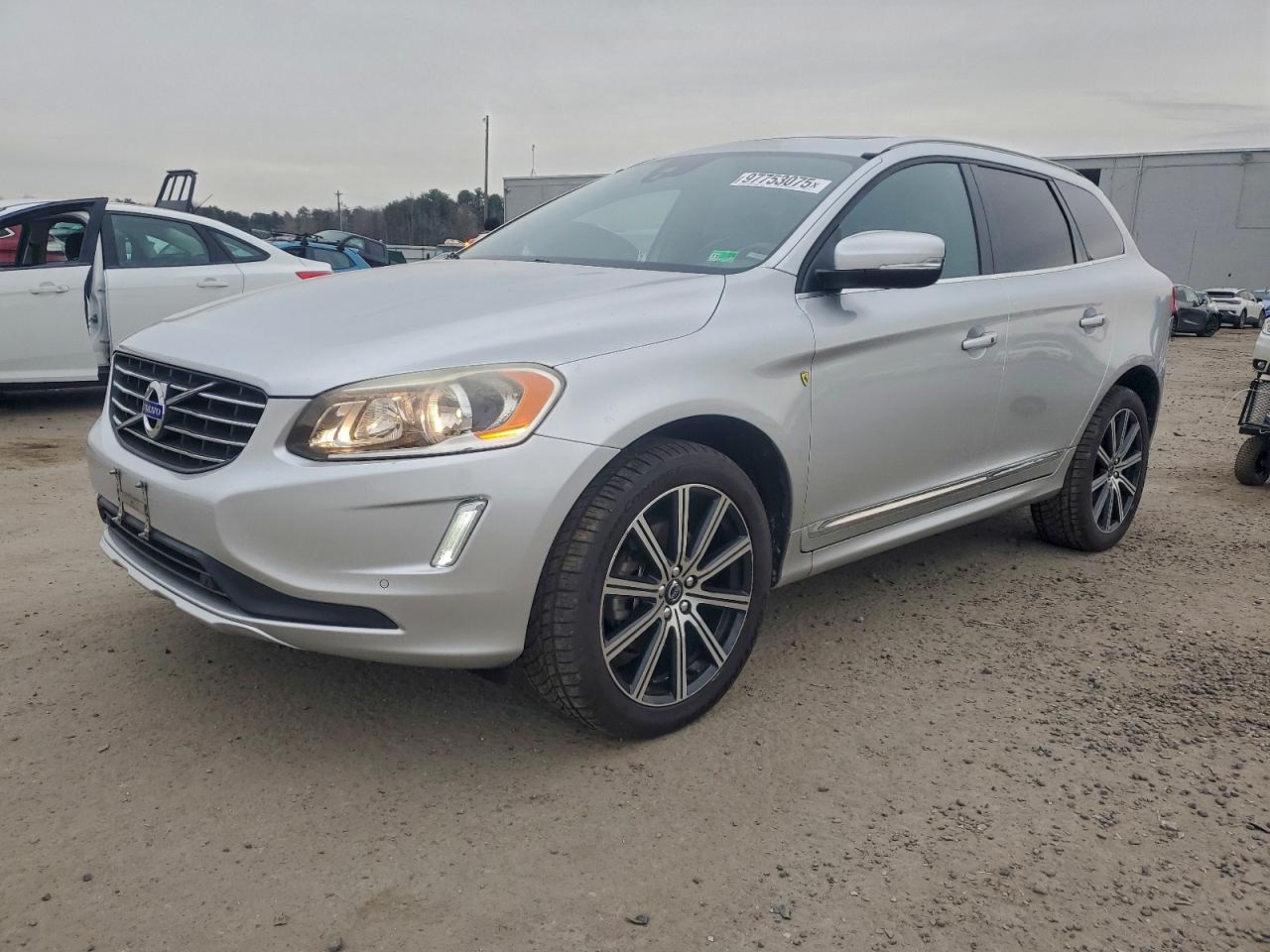 2015 VOLVO XC60