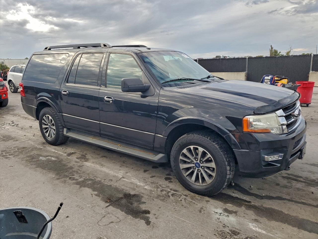 2015 FORD EXPEDITION EL XLT photo 4