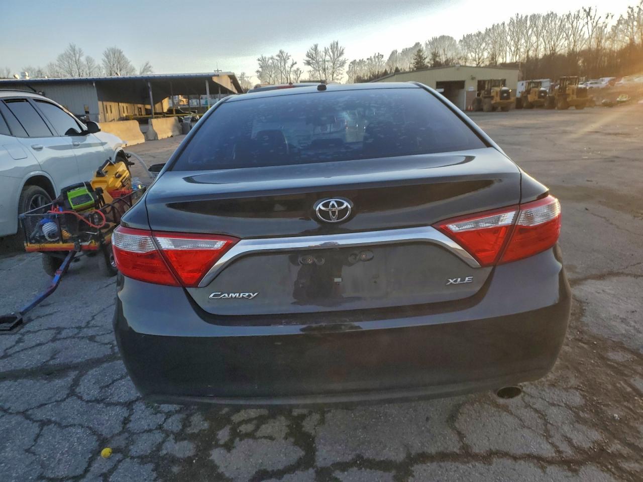2016 TOYOTA CAMRY LE photo 11