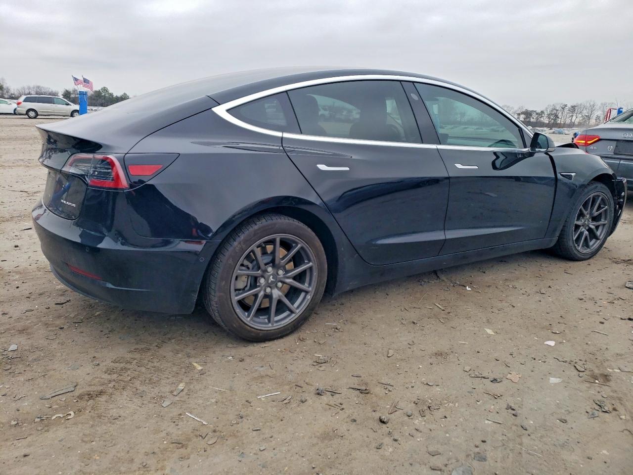 2018 TESLA MODEL 3 photo 7
