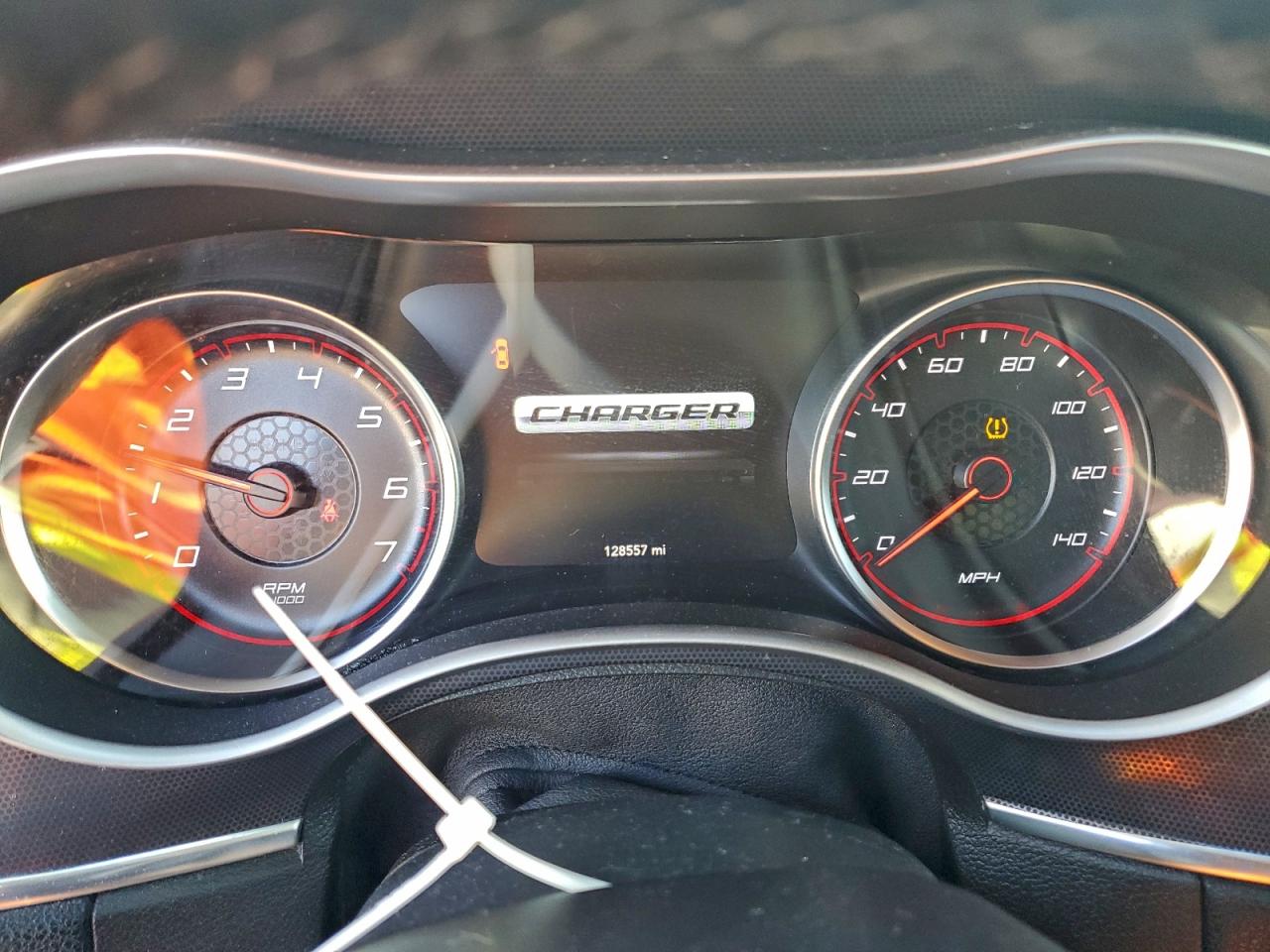 2016 DODGE CHARGER SXT photo 9