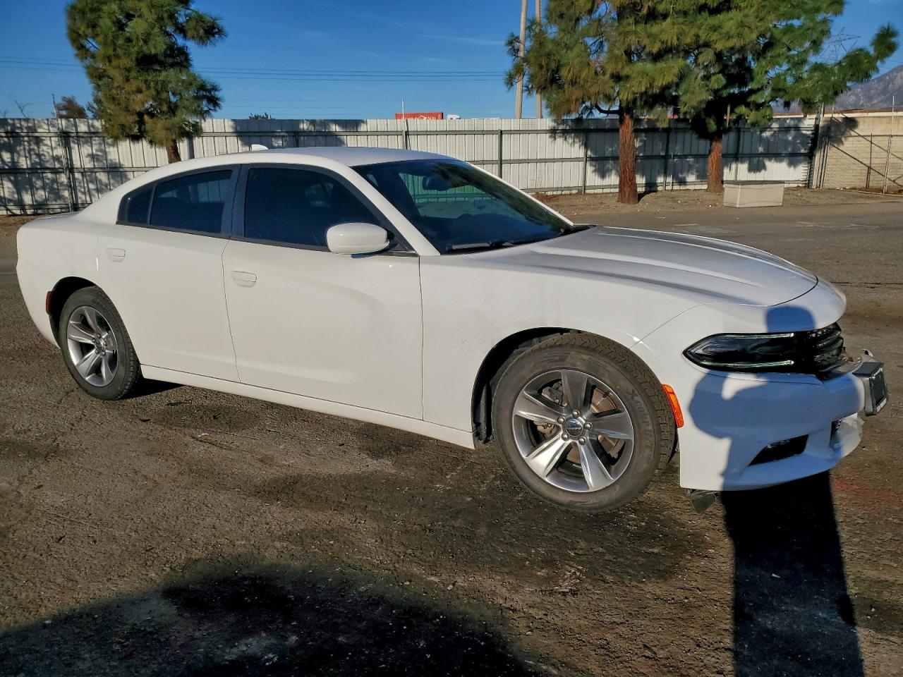 2016 DODGE CHARGER SXT photo 4