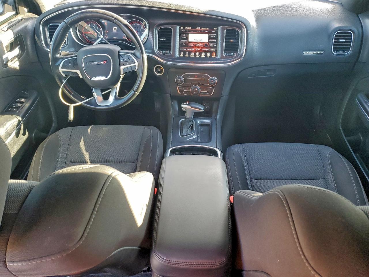 2016 DODGE CHARGER SXT photo 8
