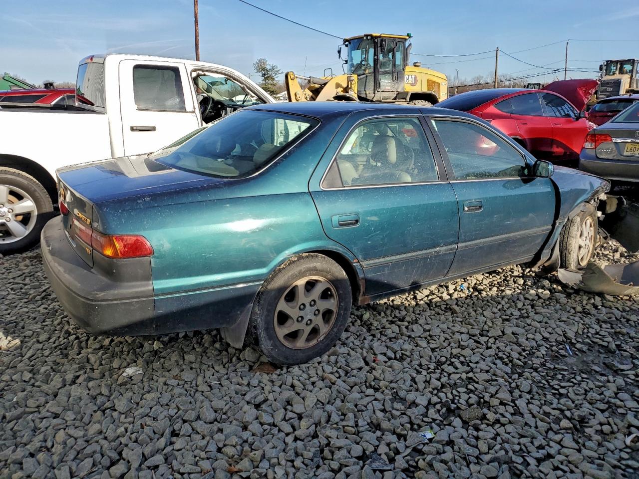 1997 TOYOTA CAMRY CE photo 3