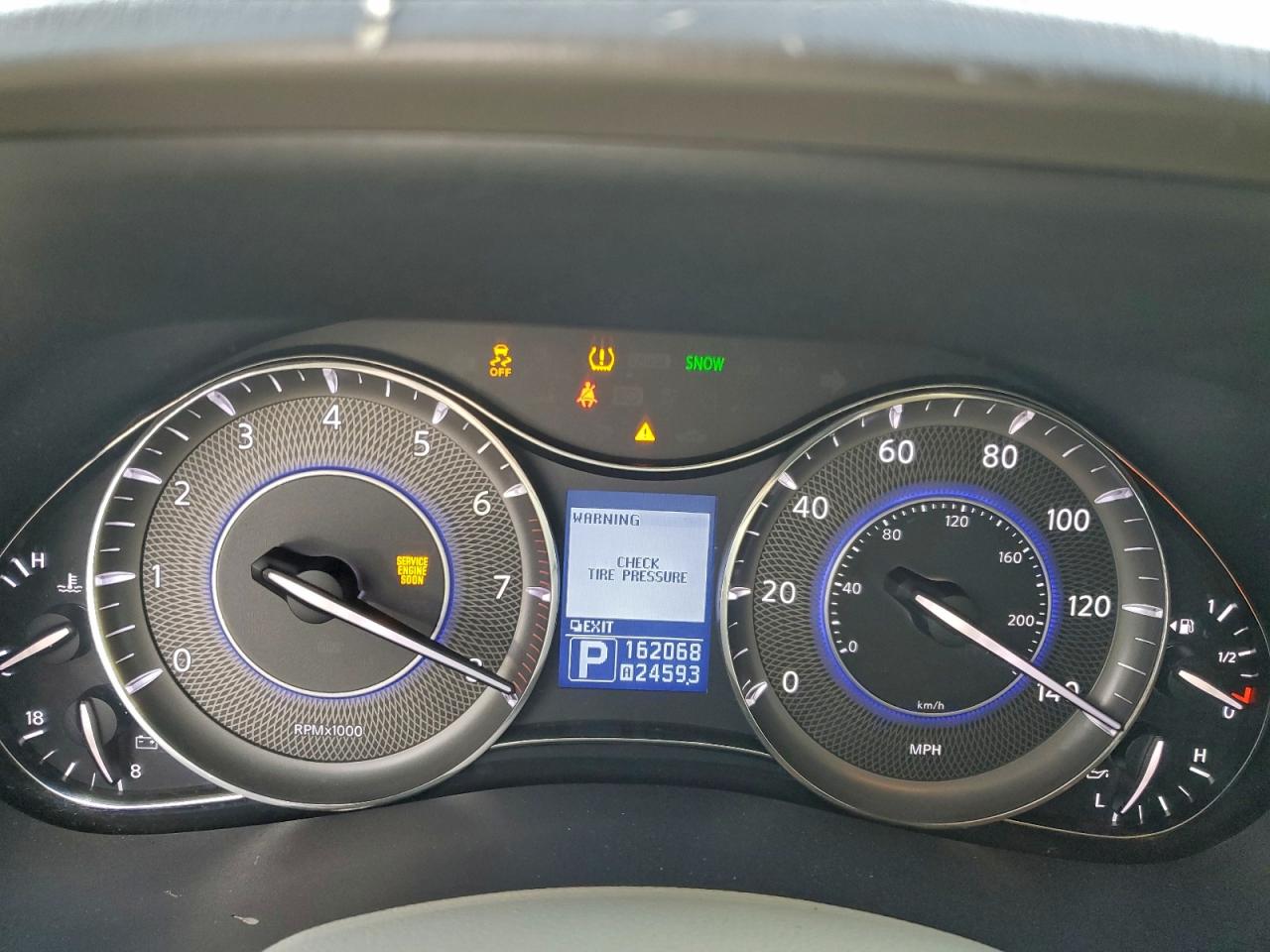 2012 INFINITI QX56 photo 9
