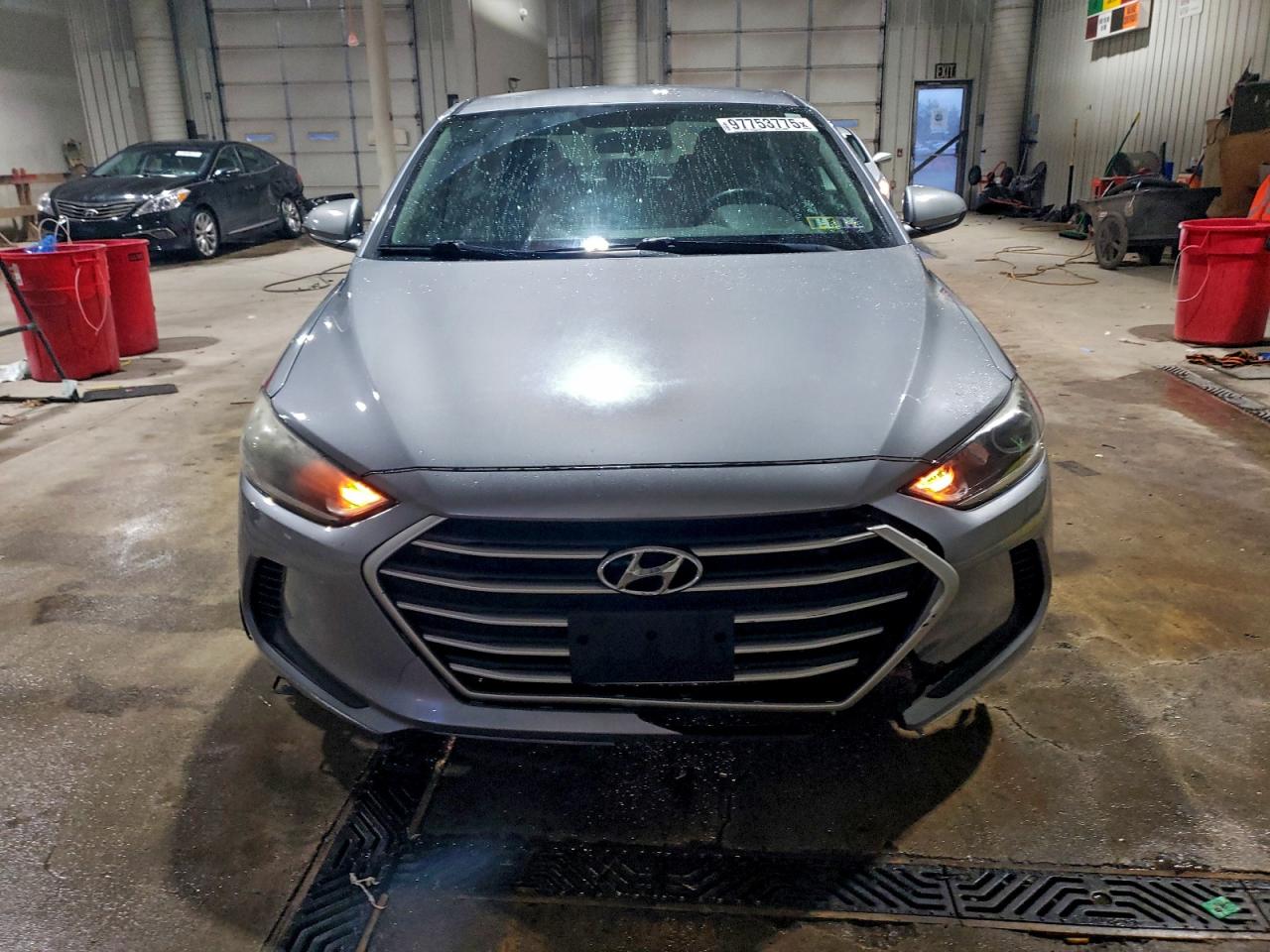2017 HYUNDAI ELANTRA SE photo 5