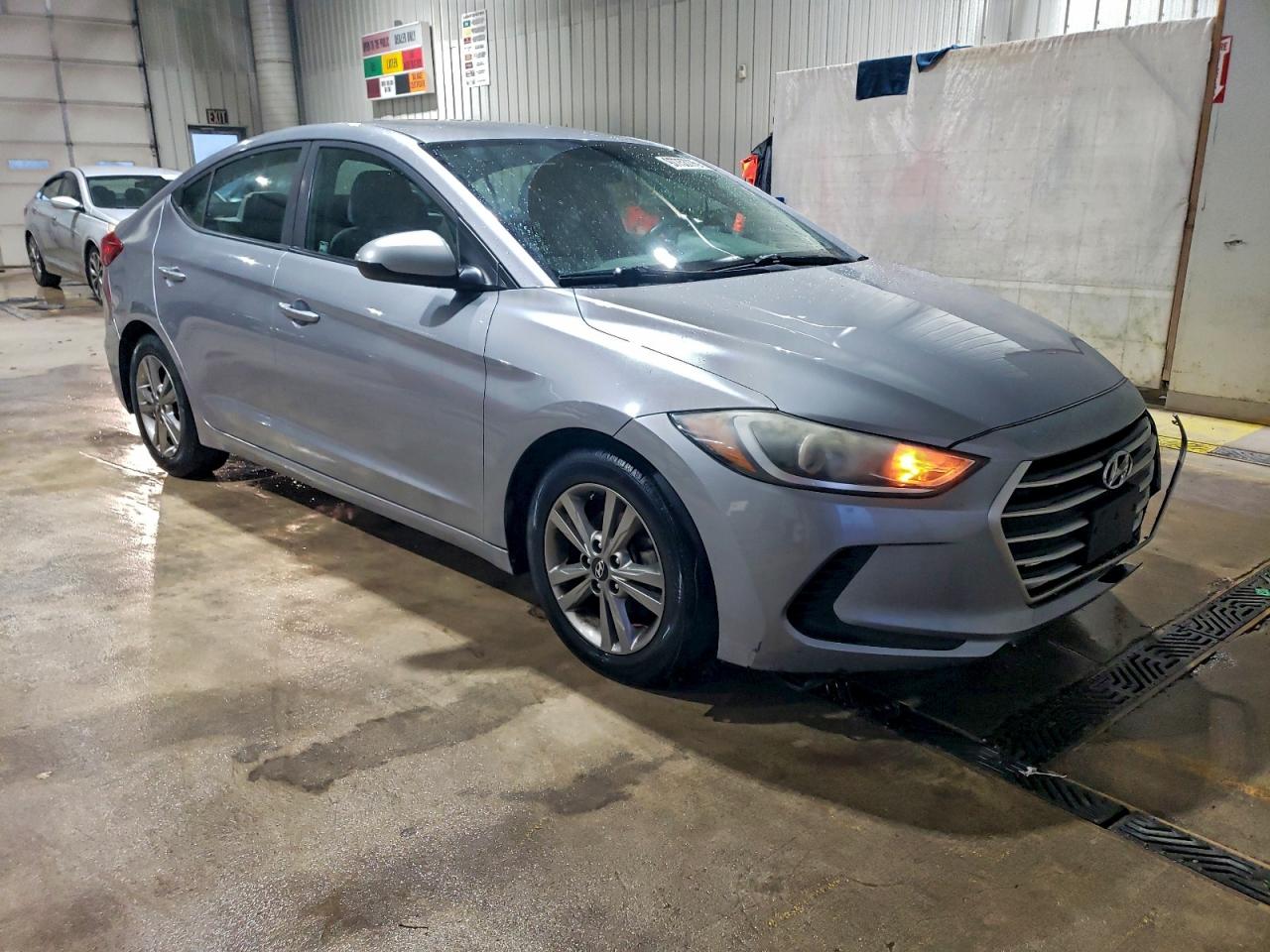 2017 HYUNDAI ELANTRA SE photo 4