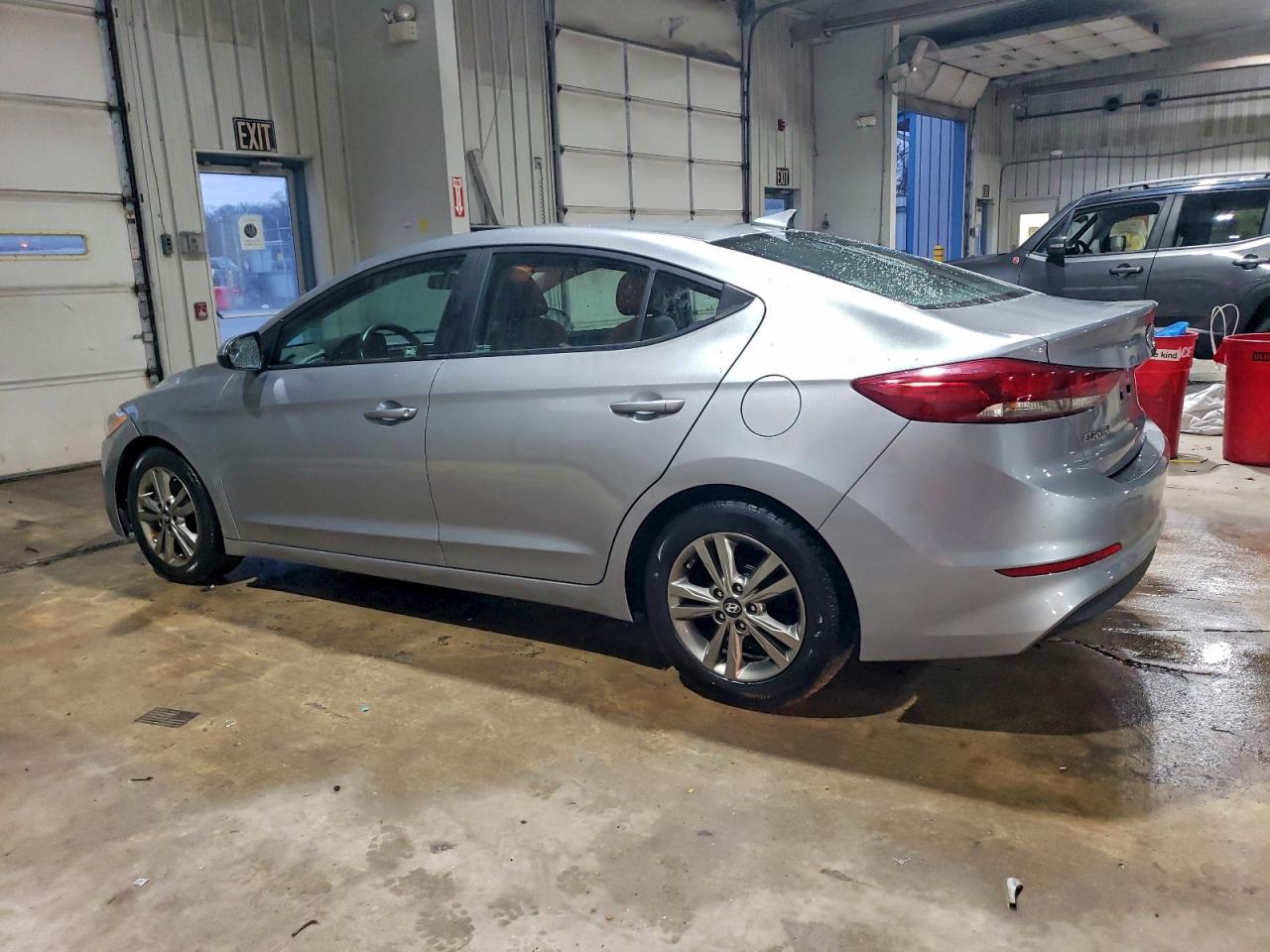 2017 HYUNDAI ELANTRA SE photo 2