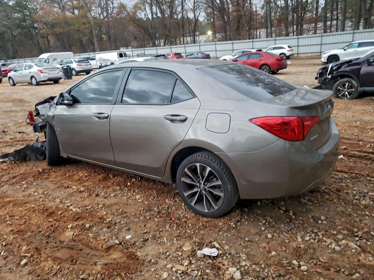 2019 TOYOTA COROLLA L photo 3