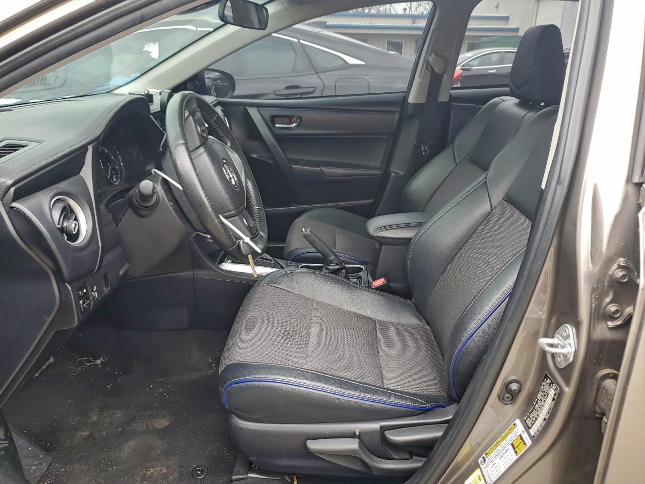 2019 TOYOTA COROLLA L photo 13