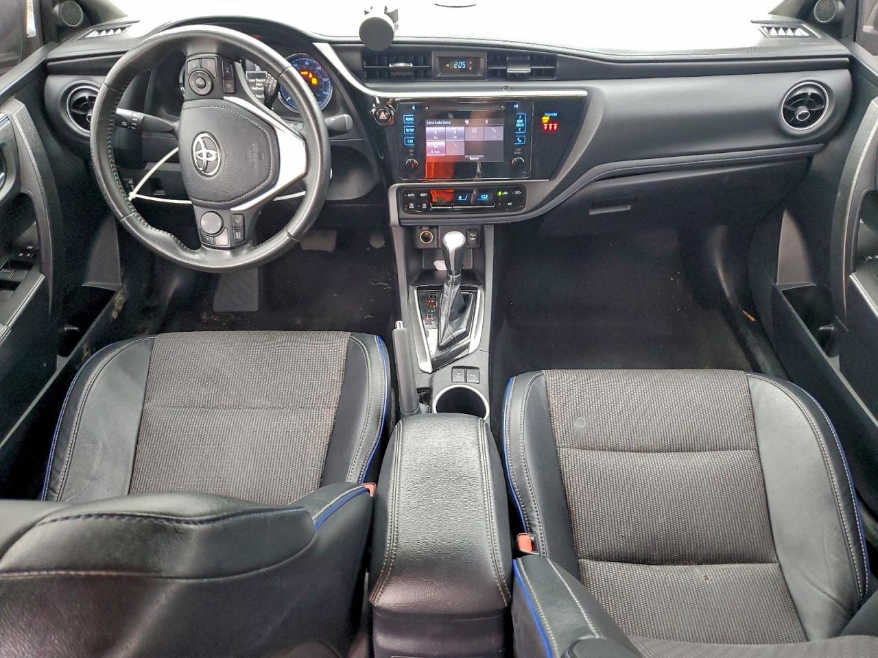 2019 TOYOTA COROLLA L photo 15
