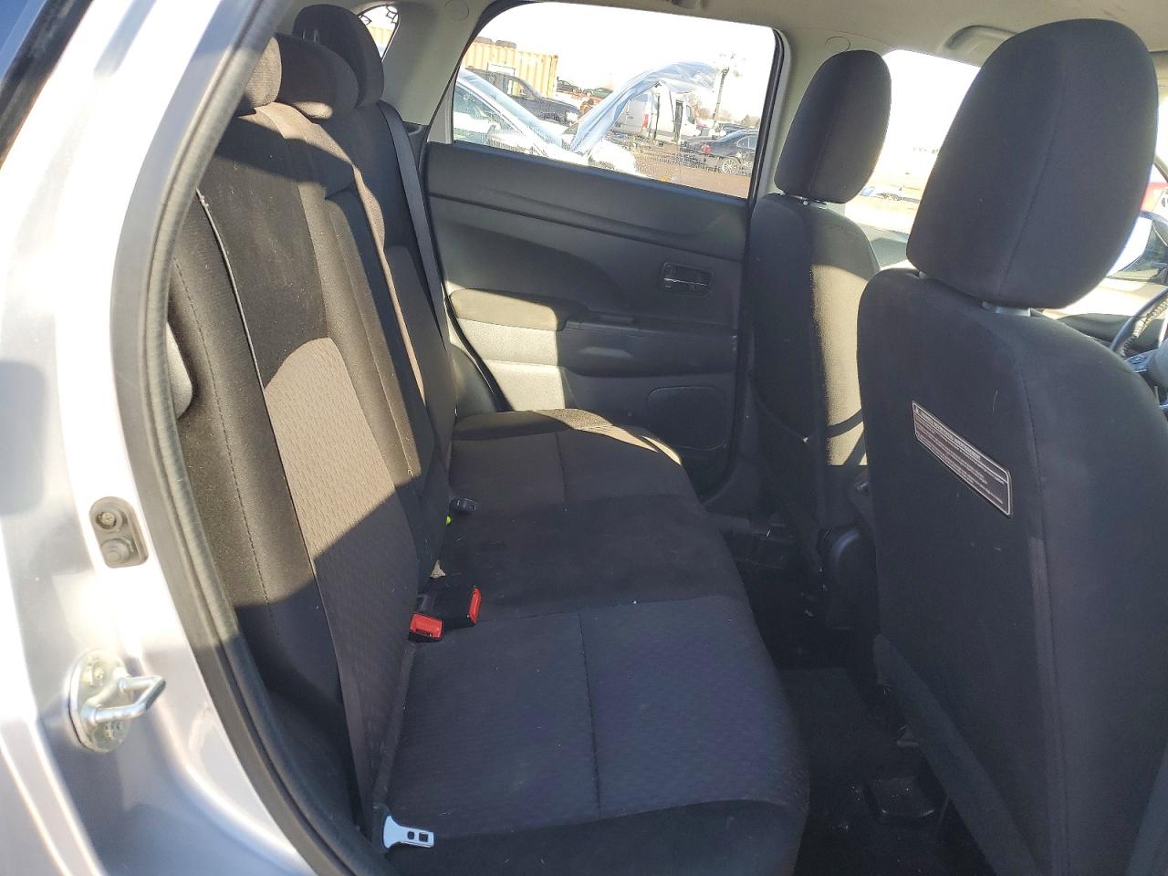 2017 MITSUBISHI OUTLANDER SPORT ES photo 10