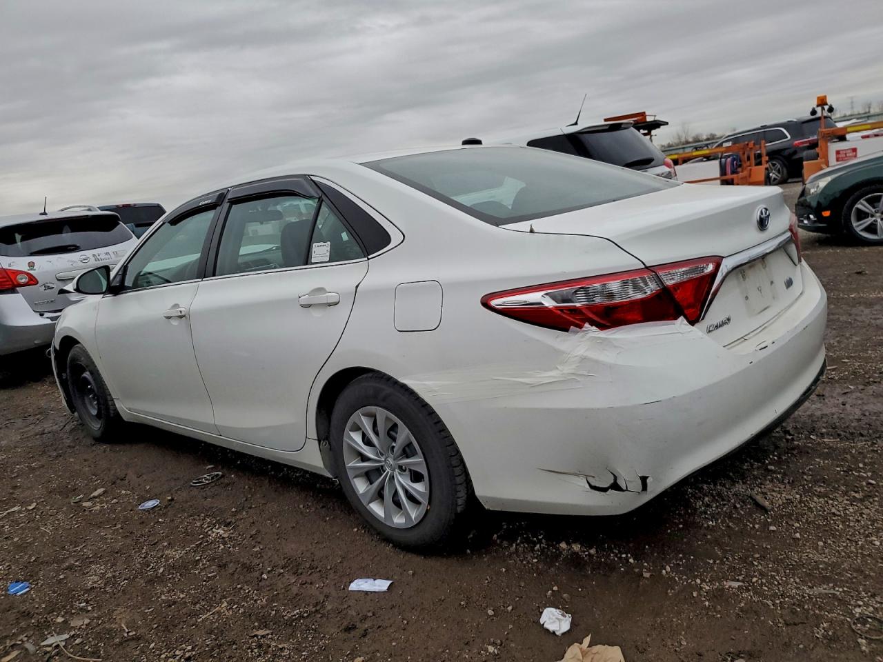 2016 TOYOTA CAMRY HYBRID photo 2
