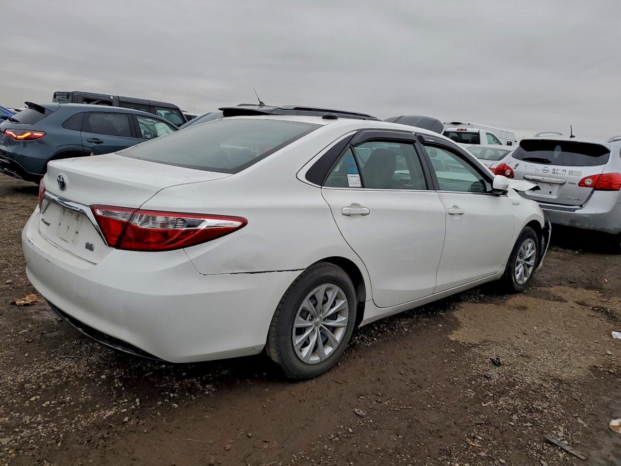 2016 TOYOTA CAMRY HYBRID photo 3