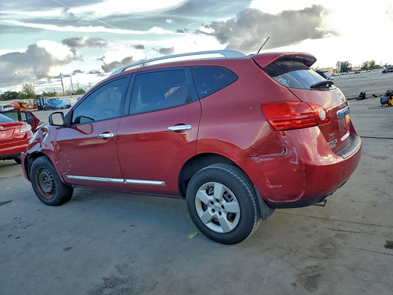 2014 NISSAN ROGUE photo 2